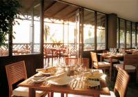 Shangri-La Al Waha - Bait Al Bahr Restaurant Shangri-La Al Waha - Bait Al Bahr Restaurant